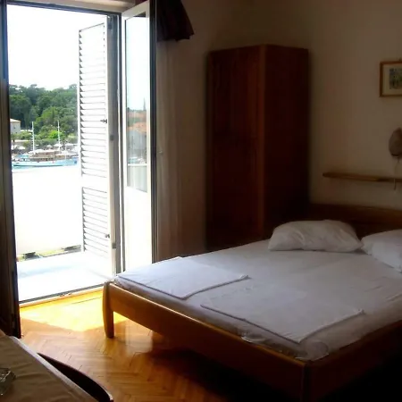Lavander With Private Bathroom *