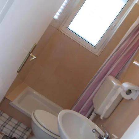 Lavander With Private Bathroom Гостевой дом