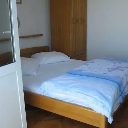 Lavander With Private Bathroom