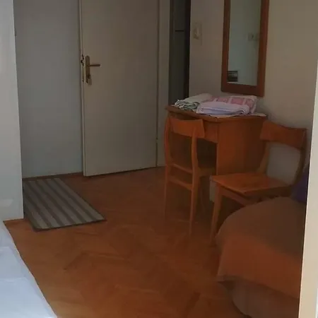 Lavander With Private Bathroom Rab Town